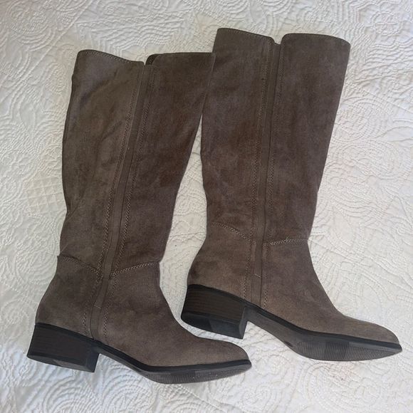 Target size 11 boots - Picture 1 of 2